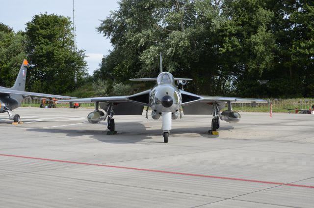 Hawker Hunter (G-KAXF)