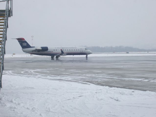 Canadair Regional Jet CRJ-200 — - JIA 523 1/1/10 AVP-PHL