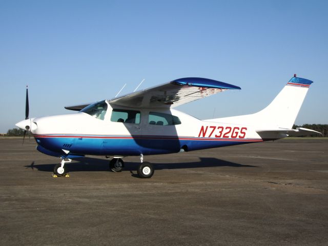 Cessna T210 Turbo Centurion (N732GS)