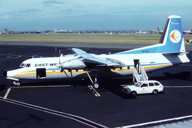 Cessna 206 Stationair (VH-TFL) - EAST-WEST AIRLINES - FOKKER F27-200 FRIENDSHIP - REG : VH-TFL (CN 10284) - KINGSFORD SMITH SYDNEY NSW. AUSTRALIA - YSSY (17/3/1982)