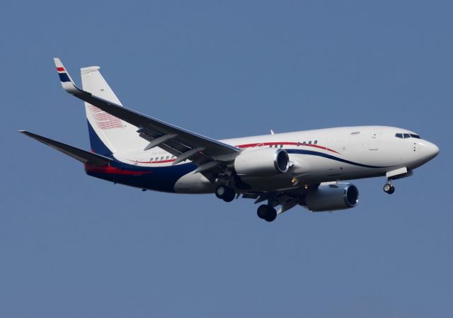 Boeing 737-700 (P4-MAK) - Landing 07 from Moscou