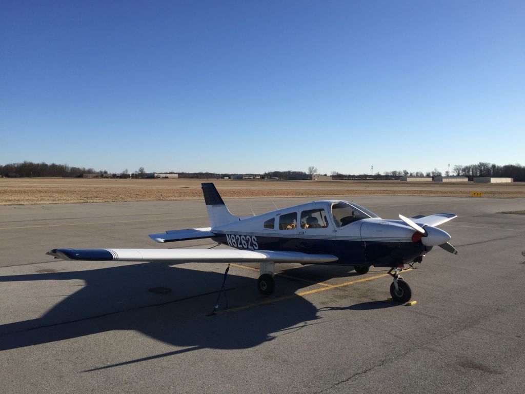 Piper Cherokee Arrow (N8262S)