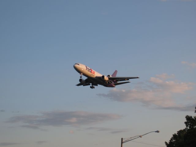 McDonnell Douglas DC-10 (N10060) - Evening arrival of FDX367 on runway 6 at Bradley International.