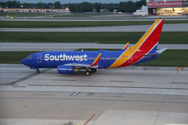 Boeing 737-700 (N7821L) - Flight 1480 to SAT via STL (August 6th, 2017) 