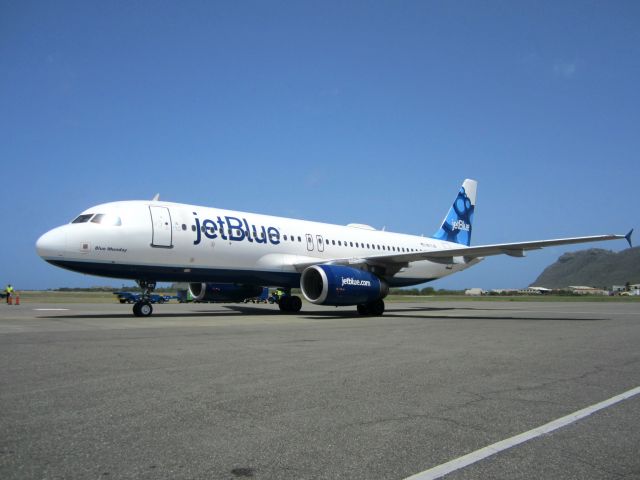 Airbus A320 (N571JB)
