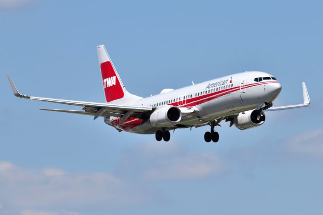 Boeing 737-800 (N915NN) - TWA Heritage Jet. 08-16-21. 10-C