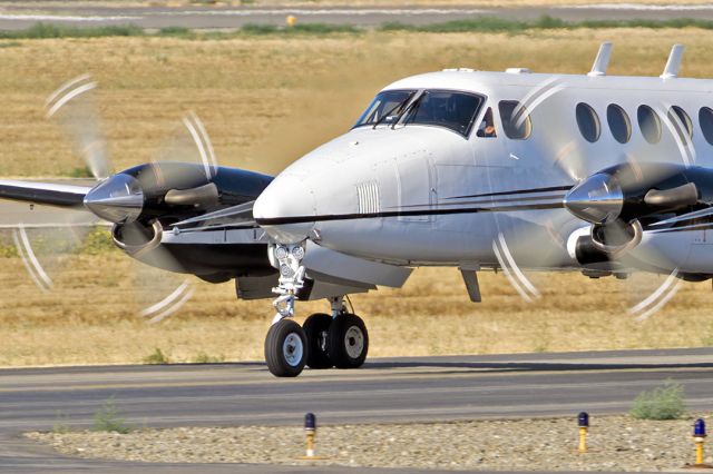 Beechcraft Super King Air 200 (N277GE) - Beech B200, Beechcraft Super King Air 200 at Livermore Municipal Airport, CA. August 2021