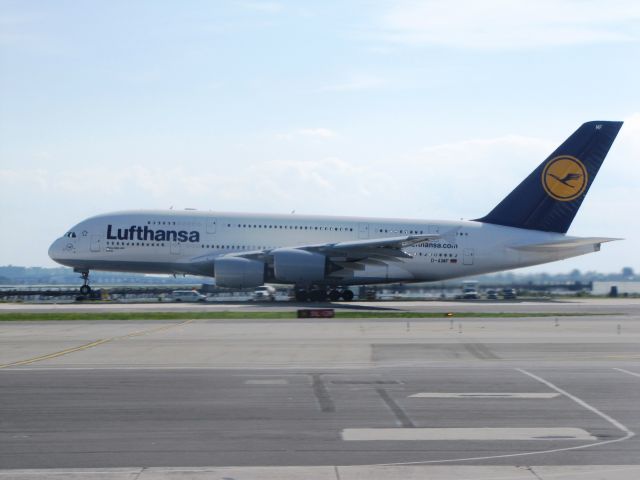Airbus A380-800 (D-AIMF)