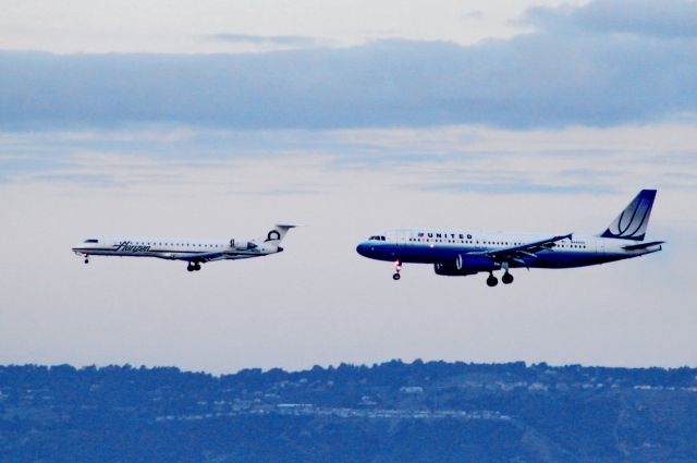 Airbus A320 (N446UA)