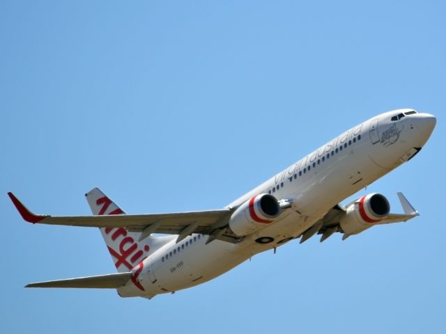 Boeing 737-800 (VH-YFF) - Getting airborne off runway 23. Wednesday 4th January 2012.