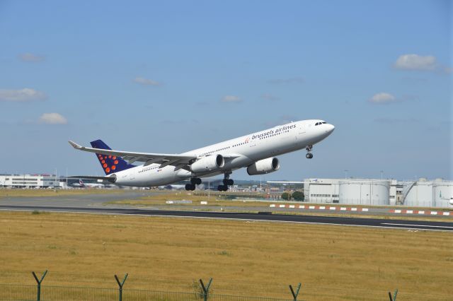 Airbus A330-300 (OO-SSF)