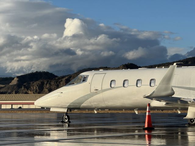 Learjet 60 (N662AR)