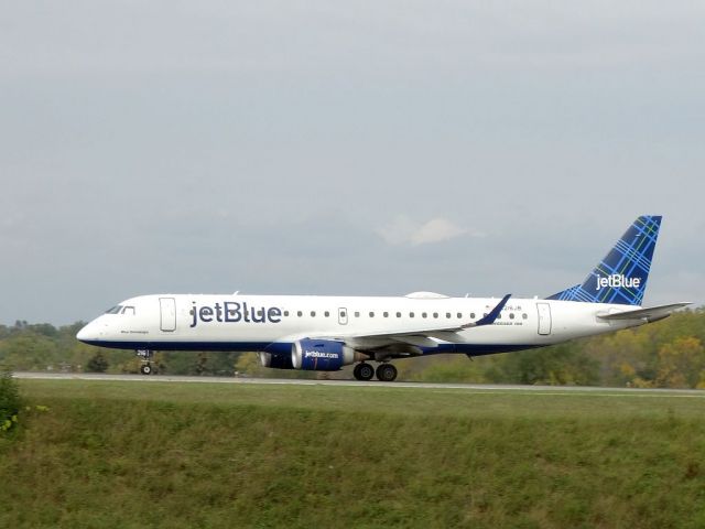 Embraer ERJ-190 (N216JB)