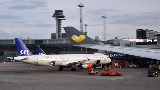 Airbus A321 (OY-KBE) - 2002 Airbus A321-232 SAS, Stockholm Arlanda (May 5, 2019)