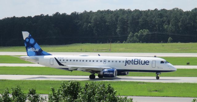 Embraer ERJ-190 (N178JB) - Nothin but a Blue Thing!