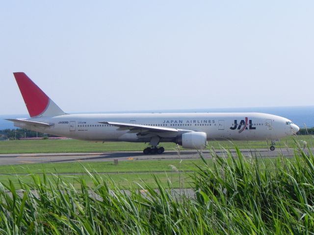 Boeing 777-200 (JA008D)