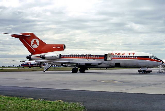 VH-RMR — - ANSETT AIRLINES OF AUSTRALIA - BOEING 727-77 - REG : VH-RMR (CN 19253/296) - ESSENDON MELBOURNE VIC. AUSTRALIA - YMEN (11/10/1969)35MM SLIDE SCANNED AT 6400DPI WITH A EPSON V700 PERFECTION FLATBED SCANNER.