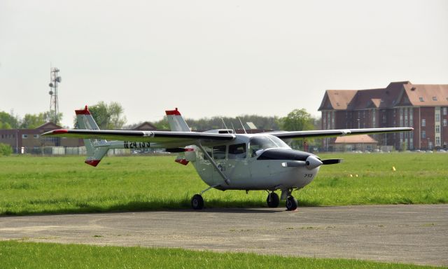 Cessna Super Skymaster (N2413S) - Cessna 337B Super Skymaster N2413S in Strasbourg-Neuhof 