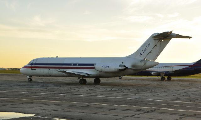 Douglas DC-9-10 (N112PS) - Skyway Enterprises McDonnell Douglas DC-9-15(F) N112PS in Willow Run Airport