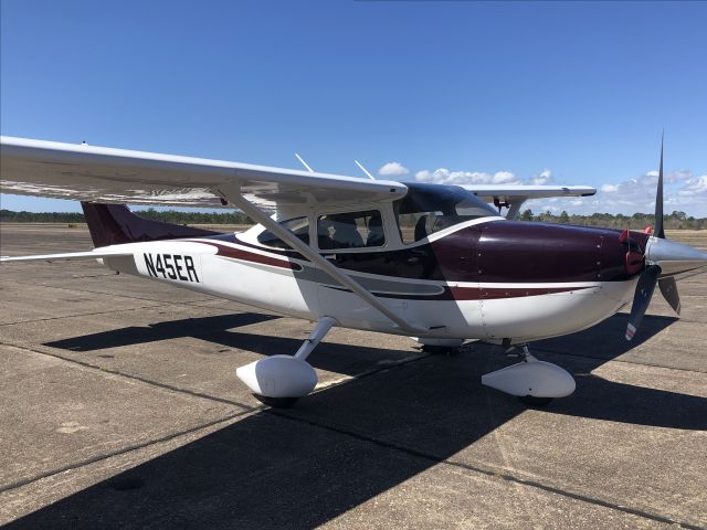 Cessna Skylane (N45ER)