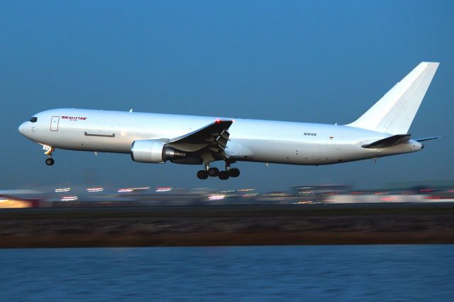 BOEING 767-300 (N761CK) - FDX 1406 from Memphis landing on 22L before dawn