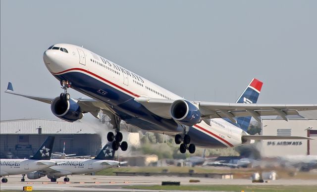 Airbus A330-300 (N272AY) - US Airways flight 704 to Frankfurt Intl departs runway 36C