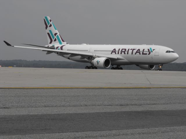 Airbus A330-200 (EI-GFX)