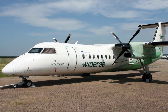 de Havilland Dash 8-300 (LN-WFP)