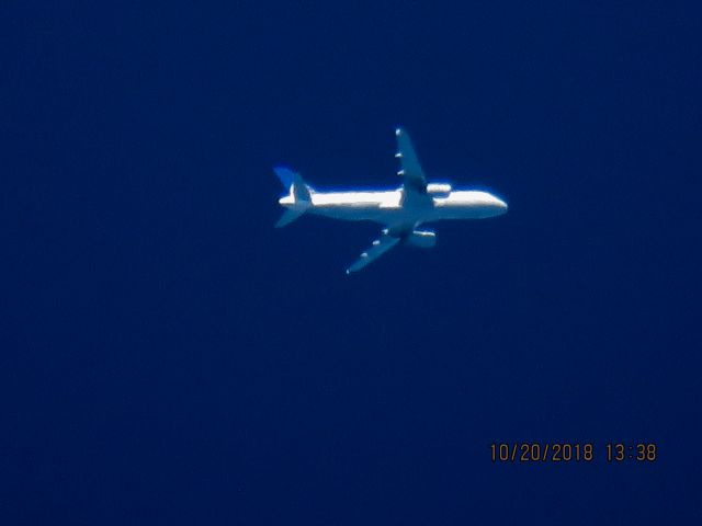 Airbus A320 (N493UA)
