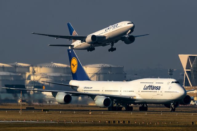 BOEING 747-8 (D-ABYK)