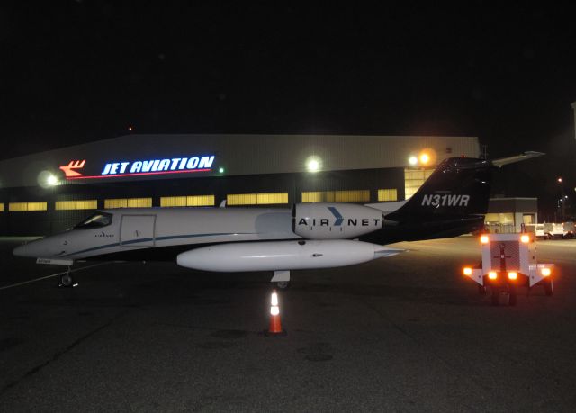 Learjet 35 (N31WR) - A very profesionally run night cargo operation.