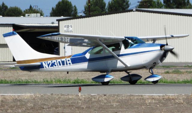 Cessna Skylane (N2307R) - Taking off RWY 6