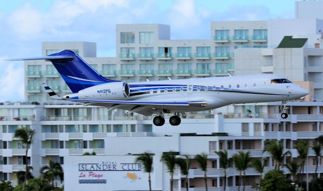 Bombardier Global 5000 (N412PB)