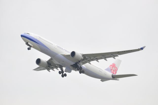 Airbus A330-300 (B-18353)