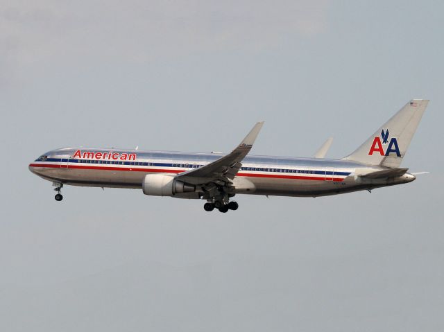 N377AN — - A Boeing 767 of American Airlines.