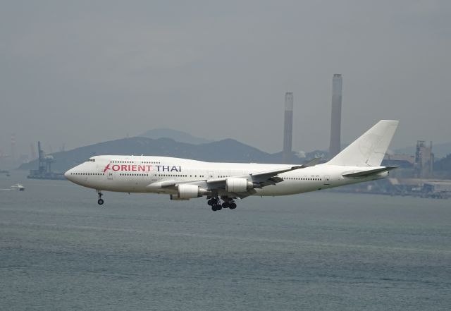 Boeing 747-400 (HS-STI)