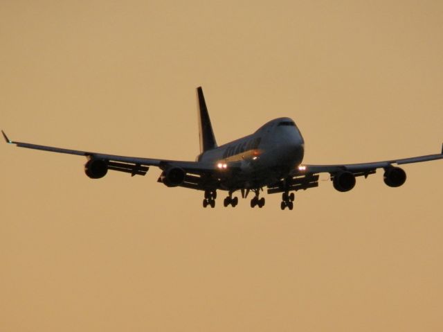 Boeing 747-400 (N497MC)