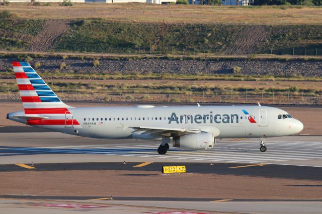 Airbus A320 (N664AW)