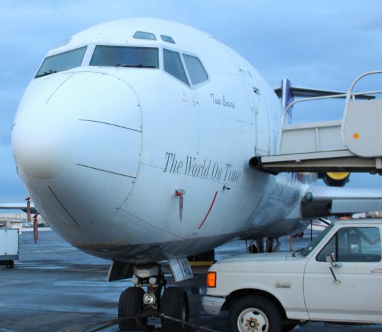 BOEING 727-200 (N492FE)