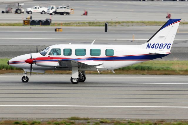 Piper Navajo (N4087G)