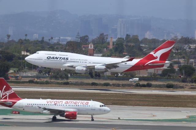Boeing 747-400 (VH-OJS)