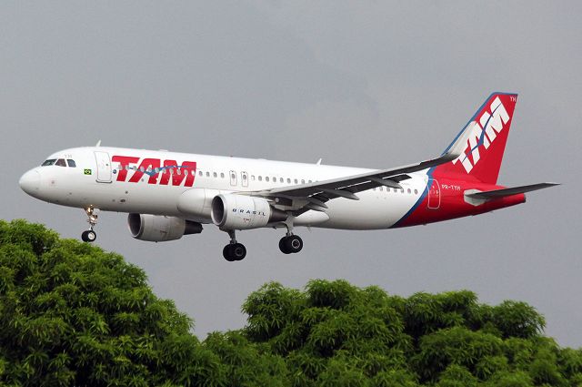 Airbus A320 (PR-TYH)