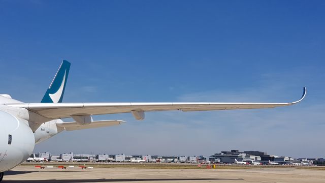 Airbus A350-900 (B-LRD)