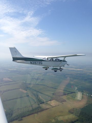 Cessna Skyhawk (N3972Q) - C172. Cherokee 140 photoship.