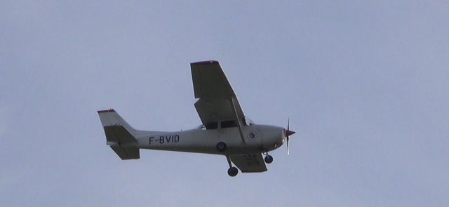 Cessna Skyhawk (F-BVID)