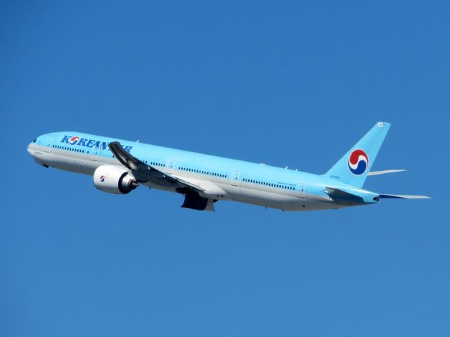 BOEING 777-300 (HL7782)