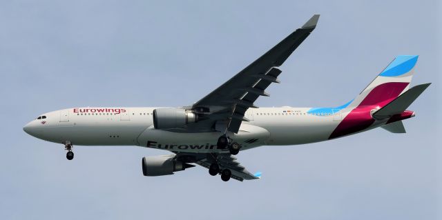 Airbus A330-300 (D-AXGC)