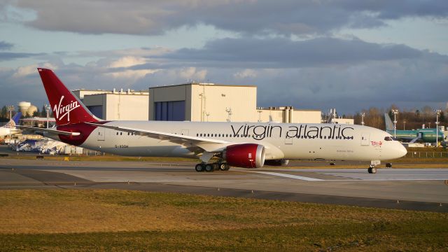 Boeing 787-9 Dreamliner (G-VOOH) - BOE029 rolls onto Rwy 16R for a taxi test on 1/19/15. (ln 256 / cn 37968).