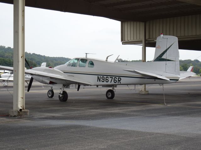 Beechcraft Twin Bonanza (N9676R)