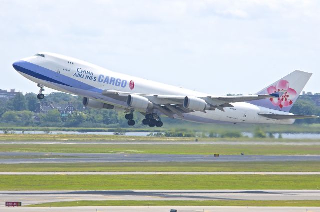 Boeing 747-400 (B-18701)